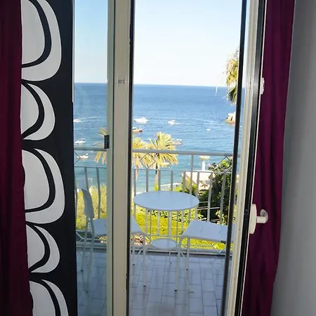 A Due Passi Dal Mare Bed and Breakfast Ταορμίνα