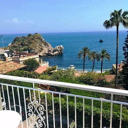 A Due Passi Dal Mare Bed and Breakfast
